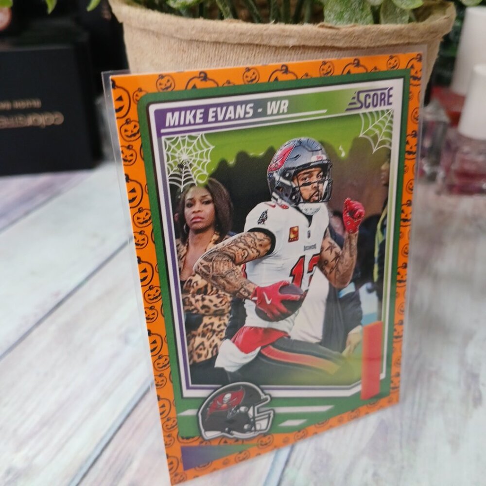 Mike Evans No. 285 - Picture 3 of 4